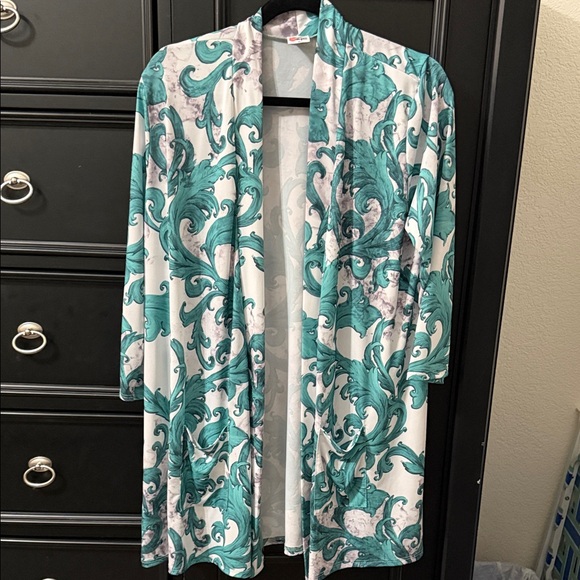 Ripe Other - Zigzag Strip Teal and White with hints of Gray Patterned Kimono